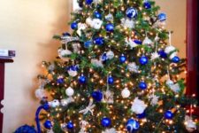 16 royal blue, white and silver are an amazing combo for any Christmas tree