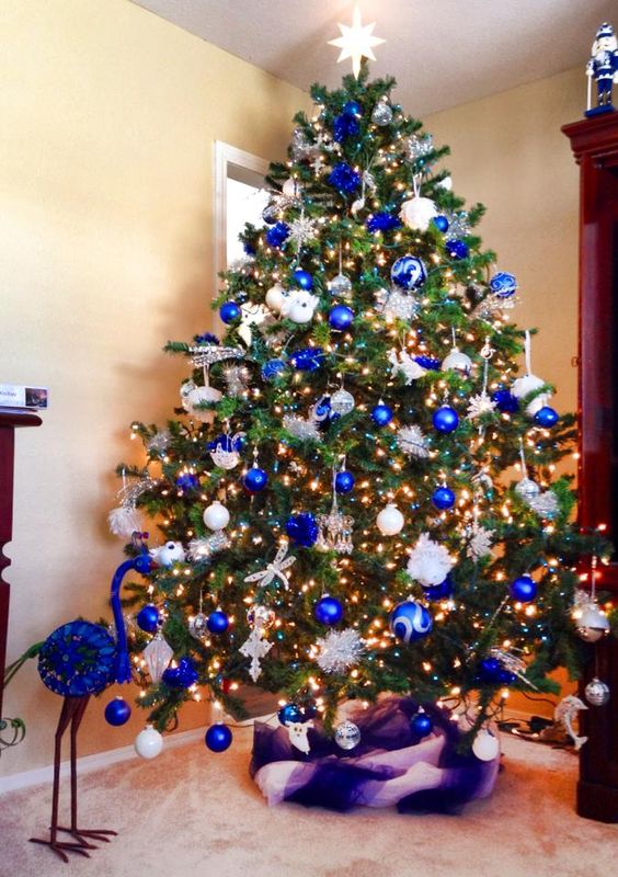 royal blue, white and silver are an amazing combo for any Christmas tree