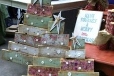 24 shabby reclaimed wood Christmas trees with buttons and stars