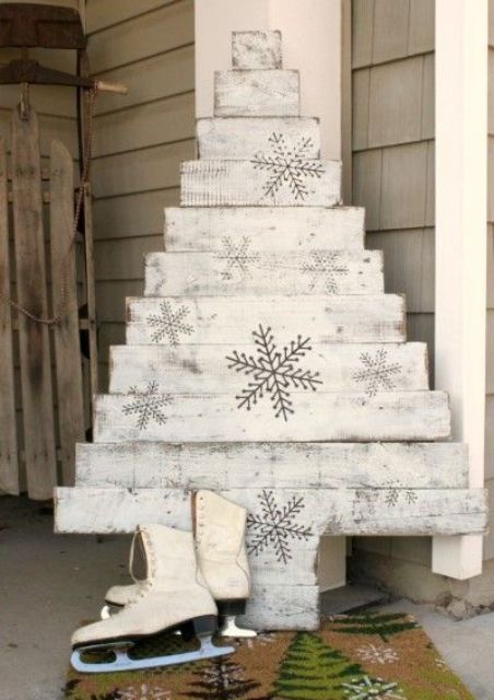 whitewashed pallet wood Christmas tree with snowflakes
