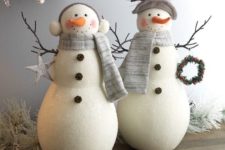 27 cutest snowmen decorations can be displayed on your mantel or shelf