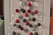 30 Christmas lights shaped as a tree and with ornaments inside