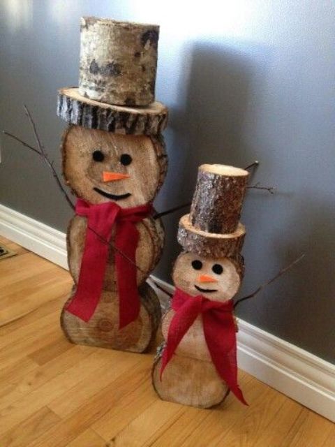 reclaimed wood snowmen with red bows