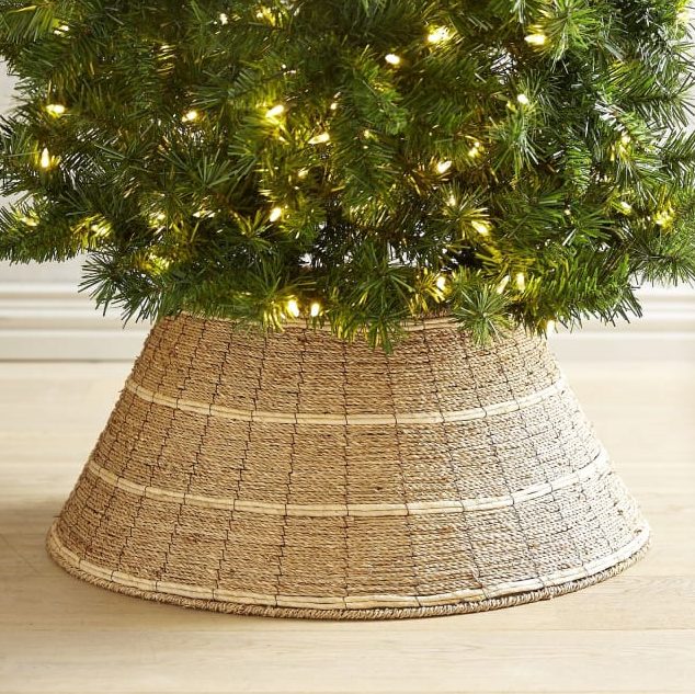 a seagrass tree collar is a chic natural idea for those who don't like any shining downside
