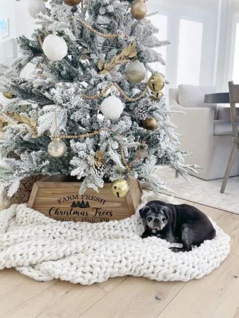a wooden printed collar will be a perfect idea for a farmhouse Christmas tree, add chunky knit for comforting your pet