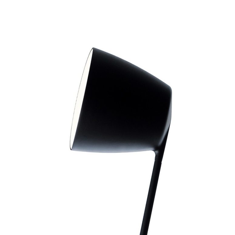 The lamp head is simple, dynamic and laconic