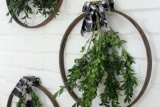 08 oversized hoops with greenery and plaid bows