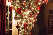 14 traditional decor for an upside down Christmas tree