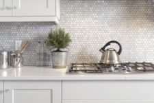 21 tiny mother of pearl tiles for a chic and glam kitchen look