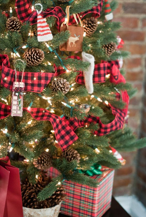 tartan, pinecones and knit ornaments will give your tree a cozy rustic flavor