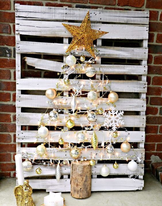 whitewahsed pallet Christmas tree with gold ornaments and decor