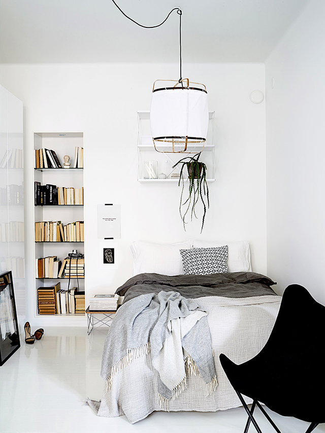 Breezy All-White Apartment Decorated With An Impeccable Taste
