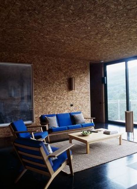 cork ceiling and walls create a cozy and warming up ambience