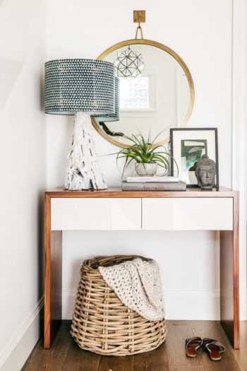 34 Stylish Console Tables For Your Entryway - DigsDigs