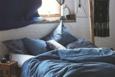 21 boho-style bedroom and bed wwith indigo bedding