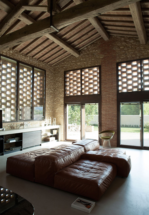 1400s Tuscany Farmhouse Turned Into A Gorgeous Art Deco Home