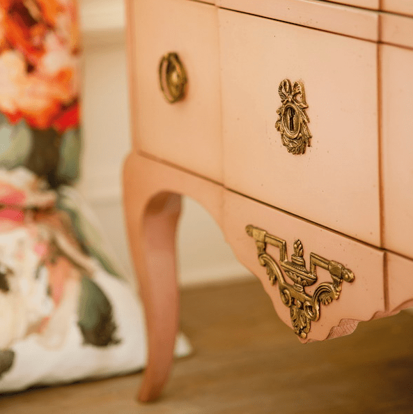 chic brass details will make your dresser really beautiful and refined