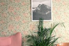 08 floral wallpaper in calm green and pink for a living room