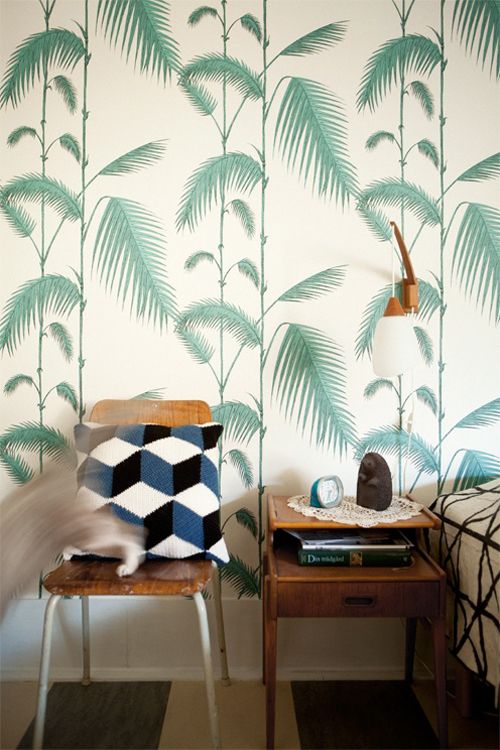 botanical printed wallpaper is great for bedrooms to create a peceful mood