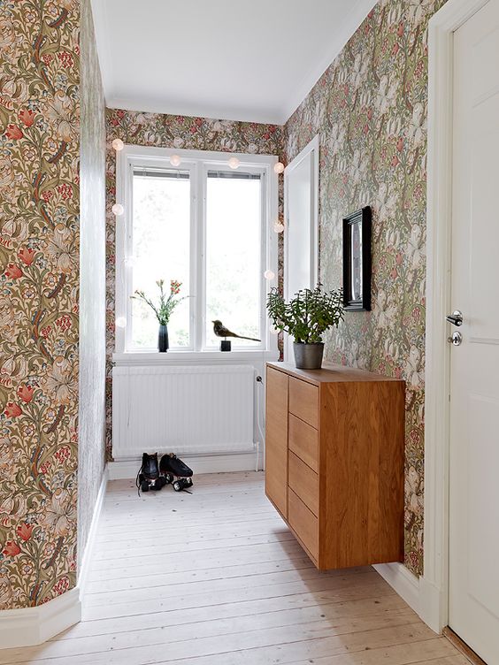 botanical print multi-color wallpaper for an entryway