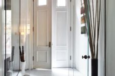 23 frameless glass doors are the best way to separate the spaces gently