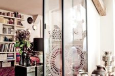 30 sliding glass doors covered with lace screens for a relaxed boho feel