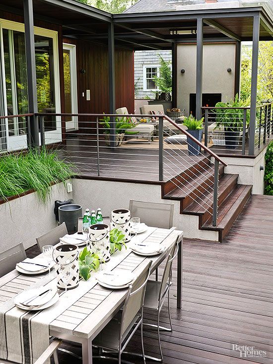 metal, wood and cable railings let the outdoor spaces merge and look bigger than they are
