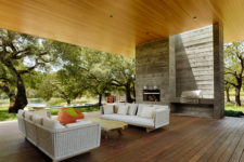 01 This Sonoma Residence was designed to be suitable for outdoor living in the summer months