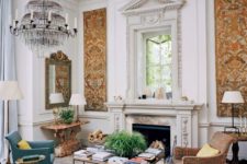01 This art-filled home was decorated by its owner, she has a perfect taste for antiques, furniture and artworks