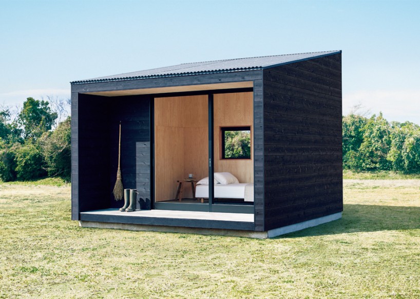 This minimalist hut was is very compact and can be placed wherever you want