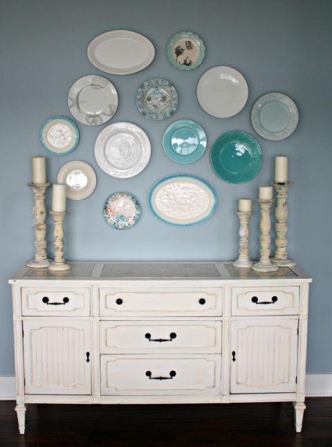 turquoise and grey plate combo over the sideboard