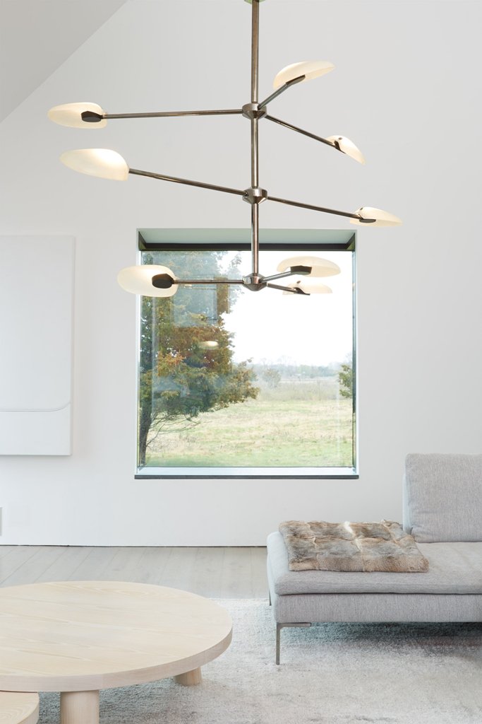The Pilot chandelier can be installed in different compositions to offer various light  effects