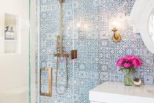 02 beautiful blue mosaic tiles to highlight the shower wall