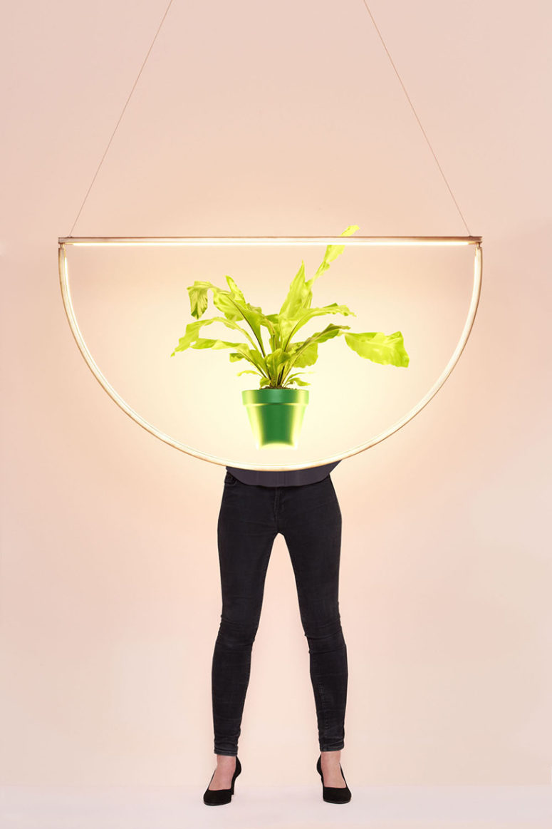 This lamp can easily highlight any object and any space