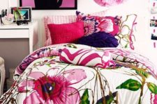 05 bold bedding in pink, green and purple with colorful pillowcases