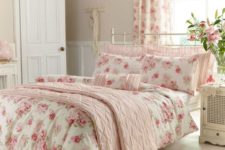13 classic pink adn cream bedding, pink blankets and matching curtains