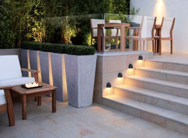 a wall lighting set to illuminate steps that ar enext to the wall