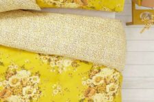 24 sunny yellow bedding with spotted lining and flowers in the same shades