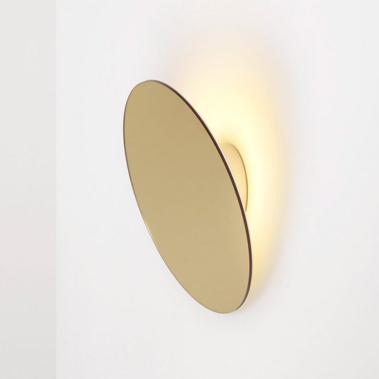 Its disc is lit from behind and creates circles of light that resemble the