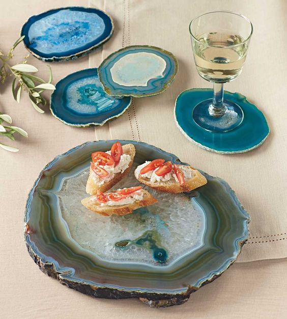 agate slice serving plates and coasters will excite all the guests at the party