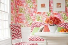 12 bold pink and green floral wallpaper to make the dining space more romantic
