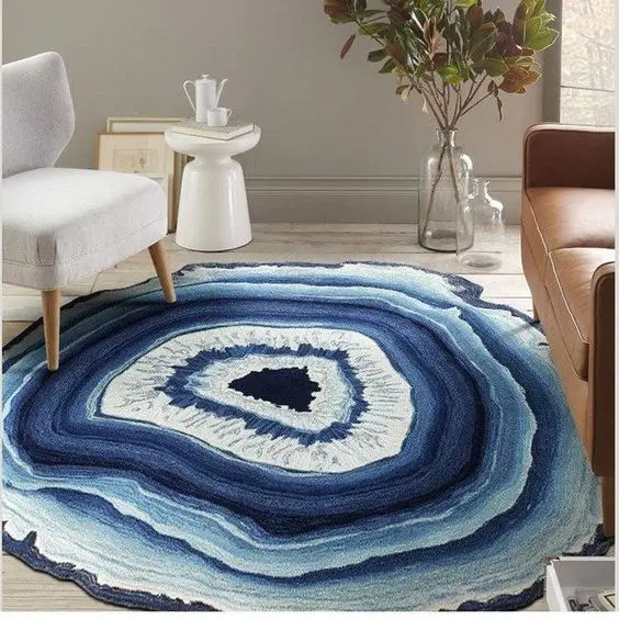 blue agate slice rug looks cool and eye-catchy, it's sure to add to the interior