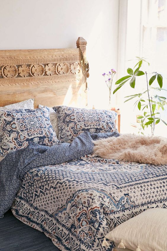 blue, copper and white printed bedding set looks cute