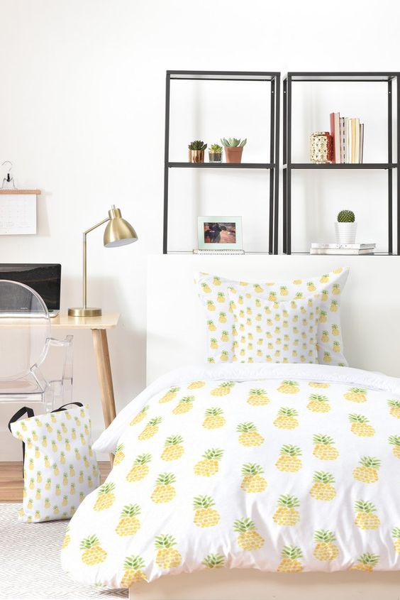 pineapple bedding set is great for adding a summer feel