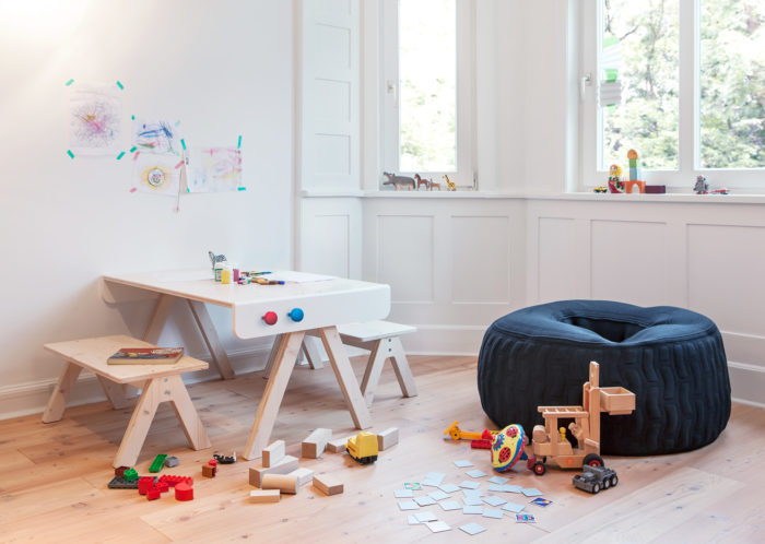 Famille Garage is a modern children furniture collection that can be transformed and grows and changes with your child