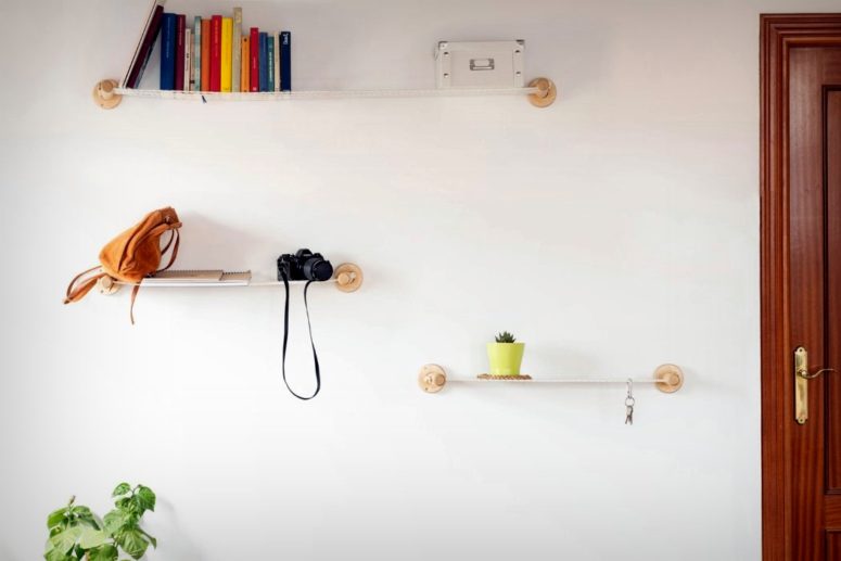 Xanxan shelves are super modern, functional and dynamic because they are made of tight ropes and wood