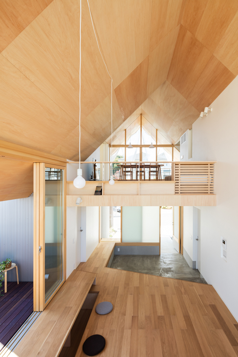Almost everything her eis clad with light colored wood, the decor is ultra minimalist