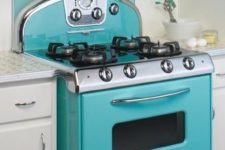 20 a retro tiffany blue stove looks stylish and chic, it will easily spruce up any kitchen