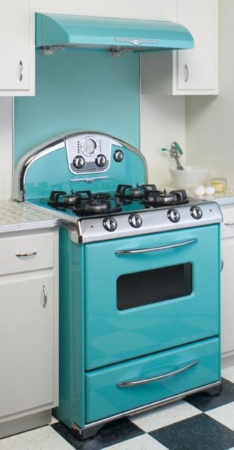 a retro tiffany blue stove looks stylish and chic, it will easily spruce up any kitchen