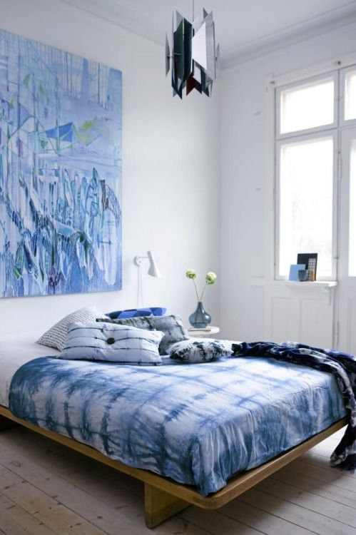 shibori bedding for a modern and relaxing space with blue accents